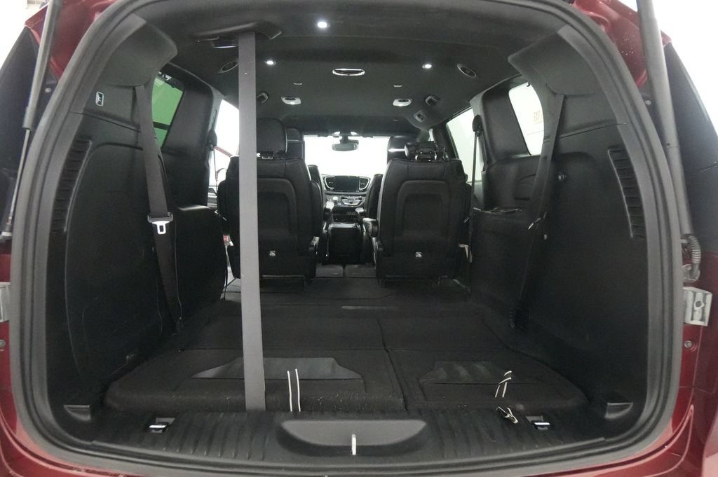 Used 2021 Chrysler Pacifica Touring-L w/ Uconnect Theater Family Group AWD/4WD image 28