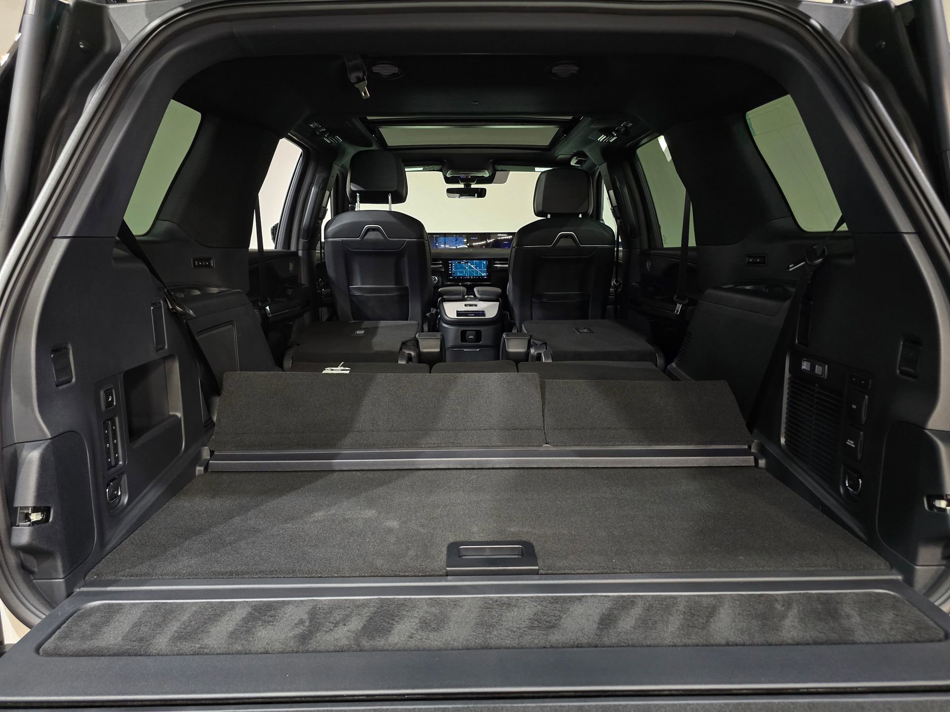 New 2025 Lincoln Navigator Reserve w/ Jet Appearance Package image 47