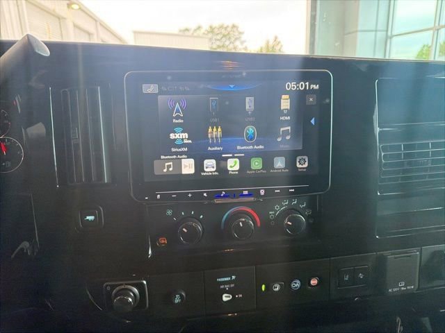 Used 2025 GMC Savana 2500 Extended w/ Driver Convenience Package RWD image 3