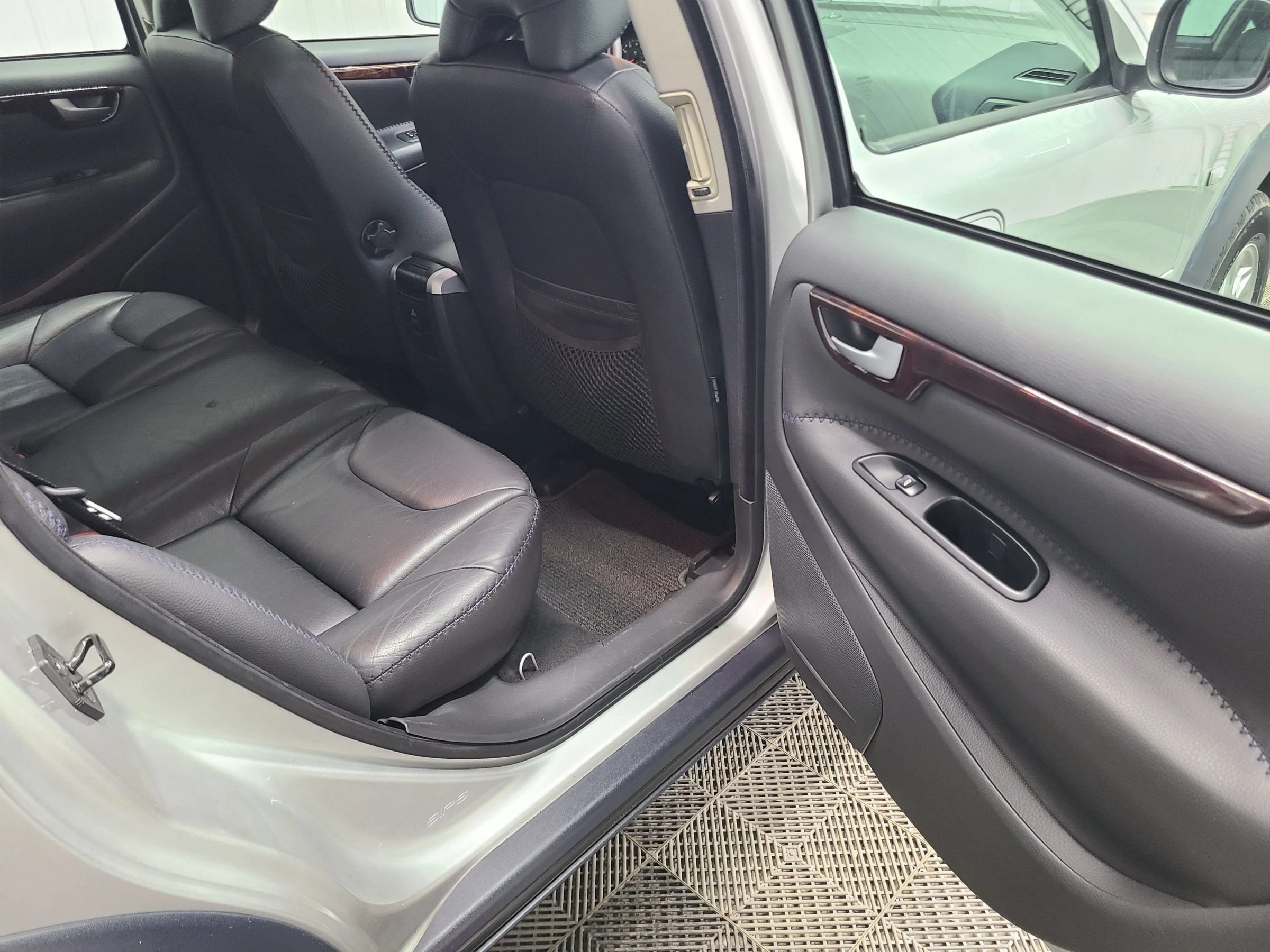 Used 2006 Volvo XC70 Ocean Race Edition AWD/4WD image 34