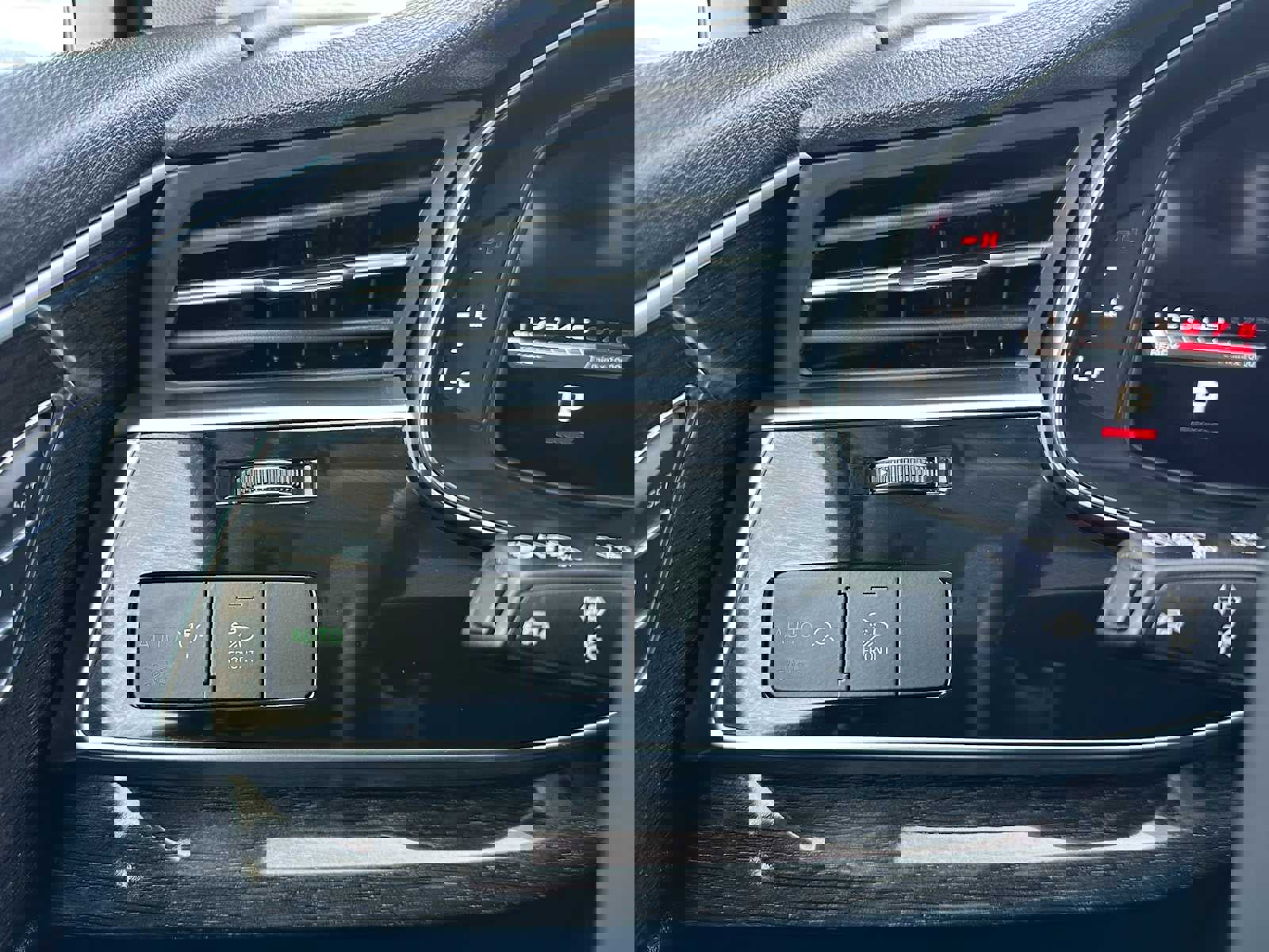 Used 2022 Audi Q7 Premium Plus image 33