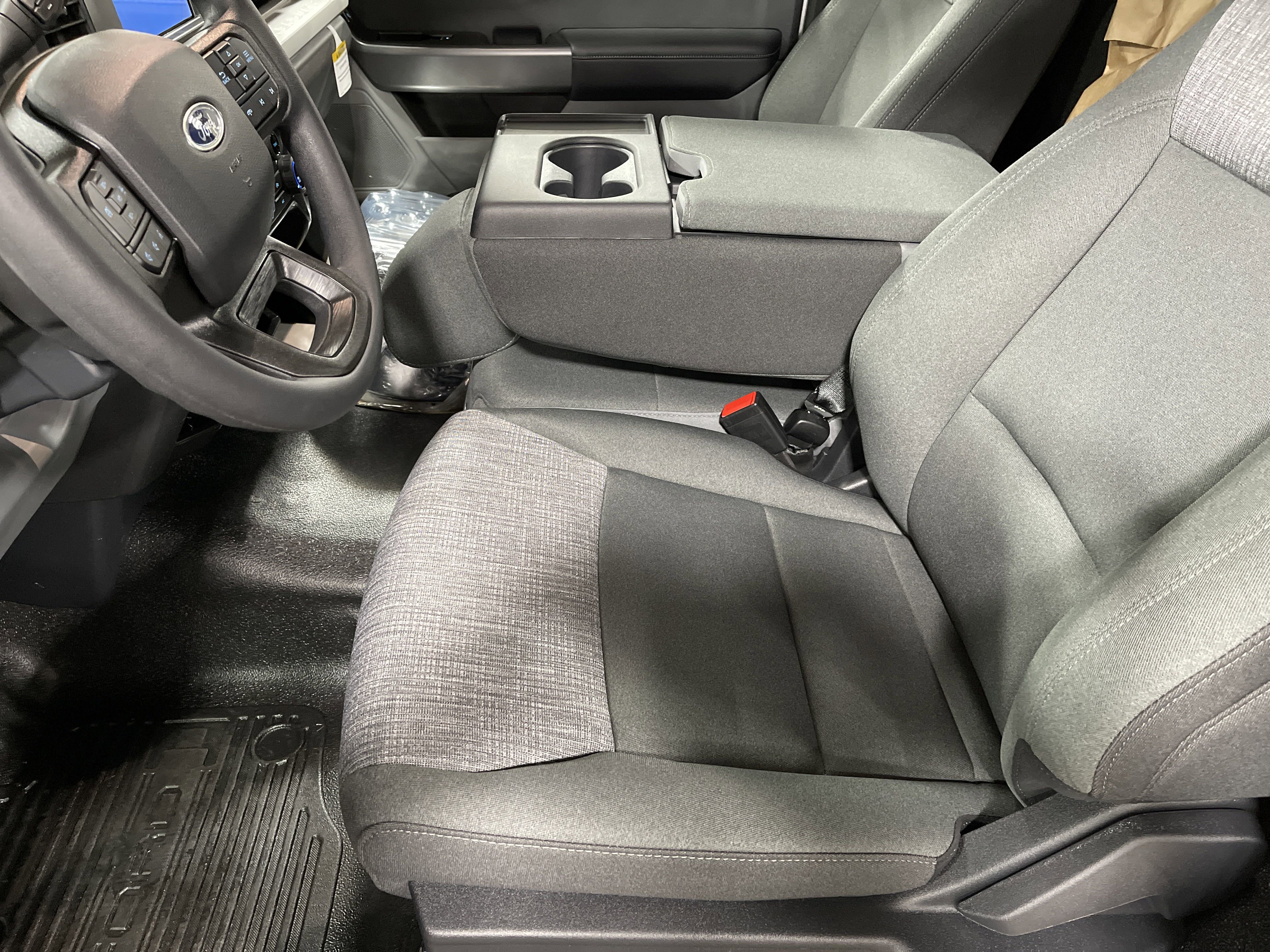 New 2025 Ford F550 4x4 Regular Cab Super Duty w/ XLT Value Package image 8