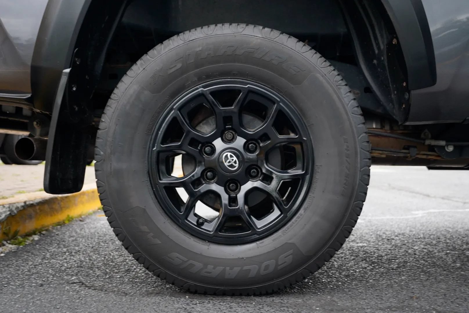 Used 2022 Toyota Tacoma SR w/ SX Package AWD/4WD image 18