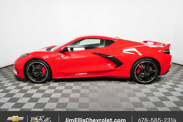 Used 2021 Chevrolet Corvette Stingray Premium Cpe w/ Z51 Performance Package RWD image 32