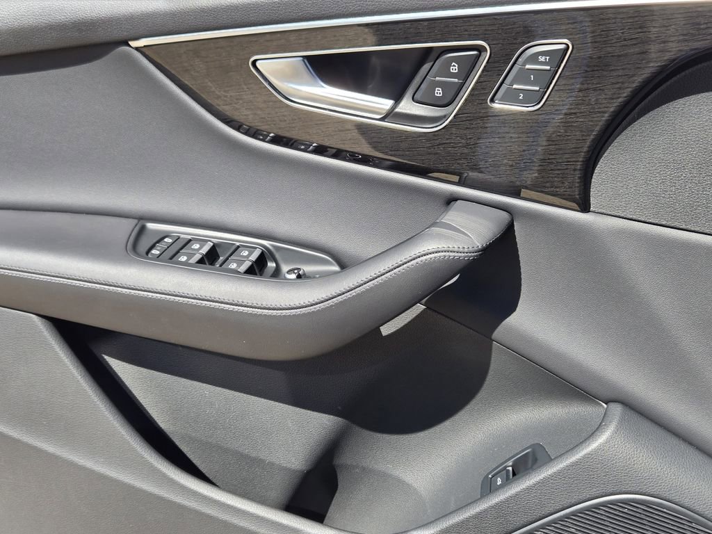 Certified 2023 Audi Q7 3.0T Prestige image 30