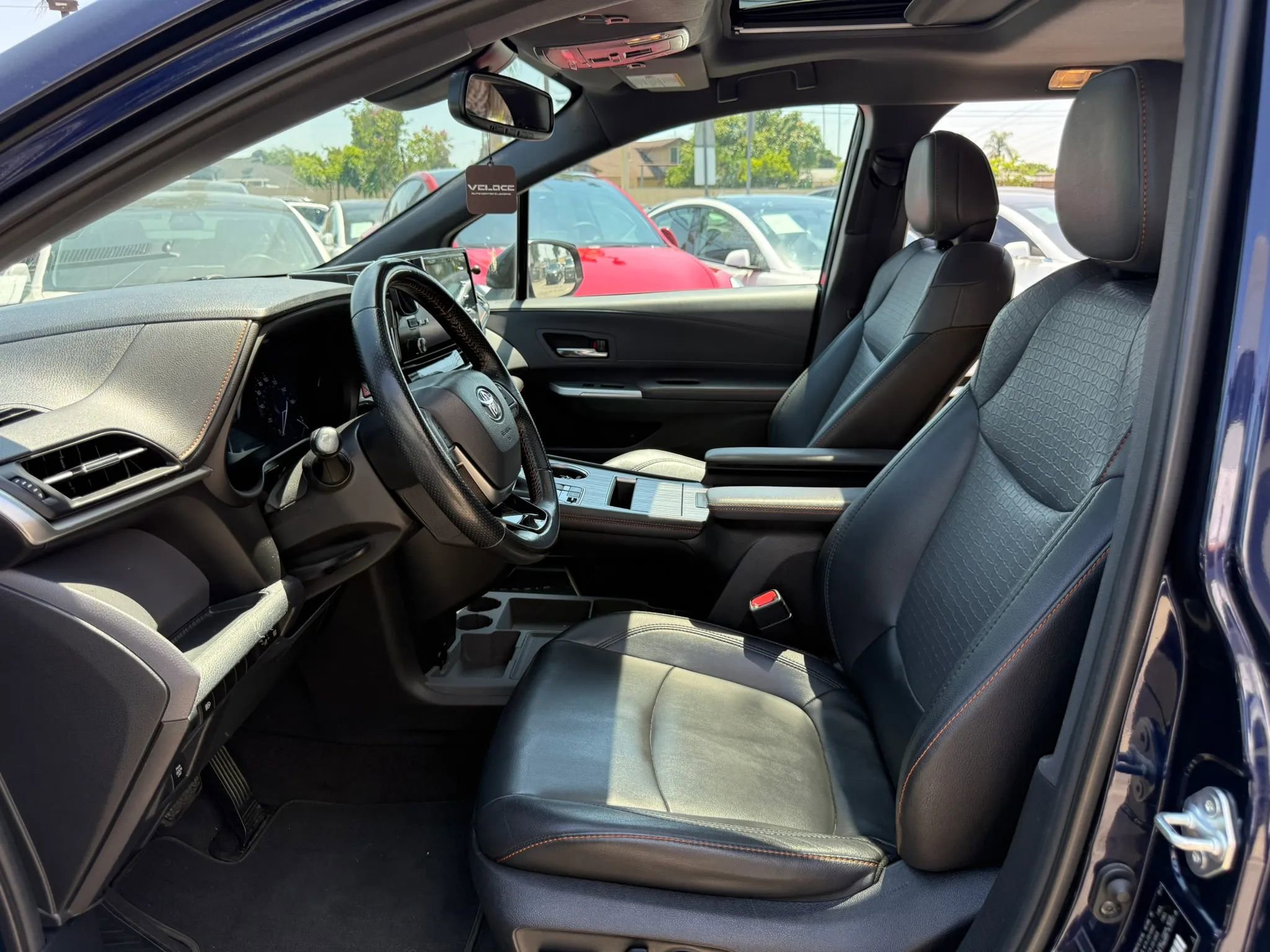 Used 2021 Toyota Sienna XSE FWD image 12
