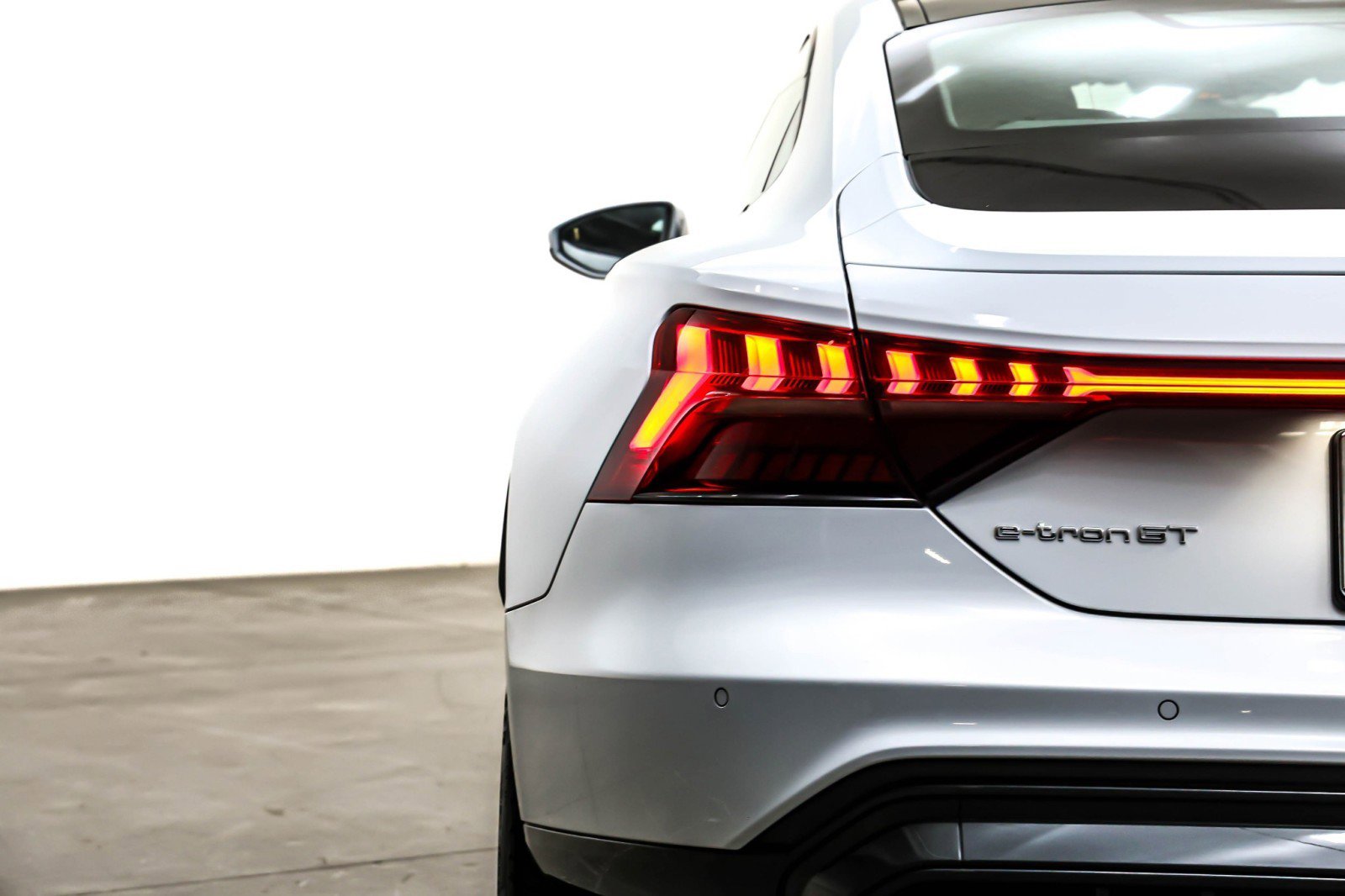 Used 2024 Audi e-tron GT Premium Plus image 15