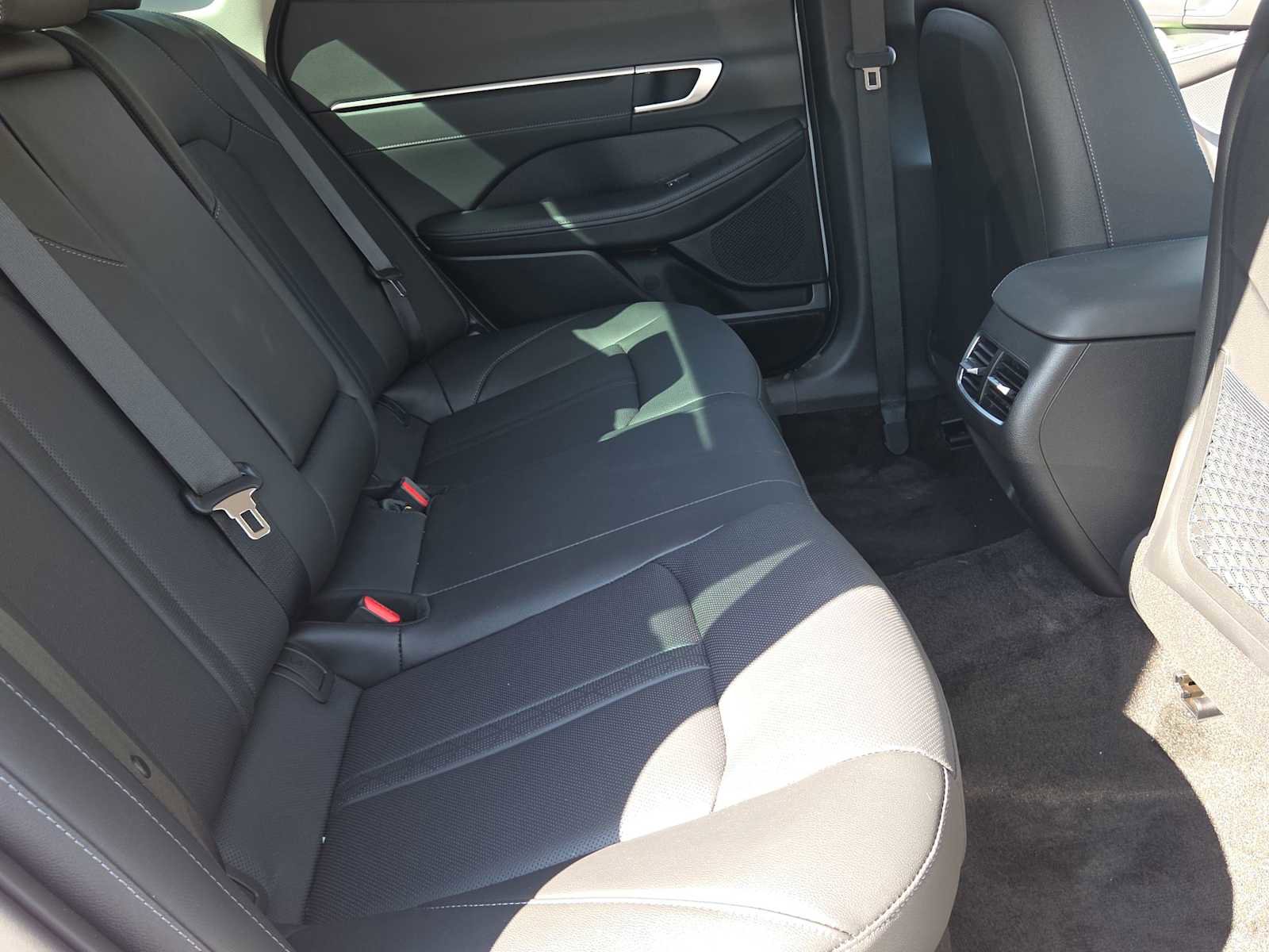 New 2025 Hyundai Sonata Limited image 19