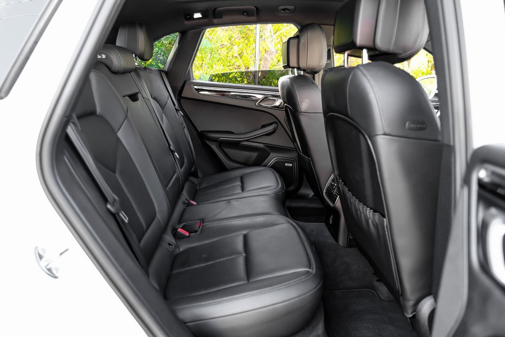 Used 2021 Porsche Macan image 38
