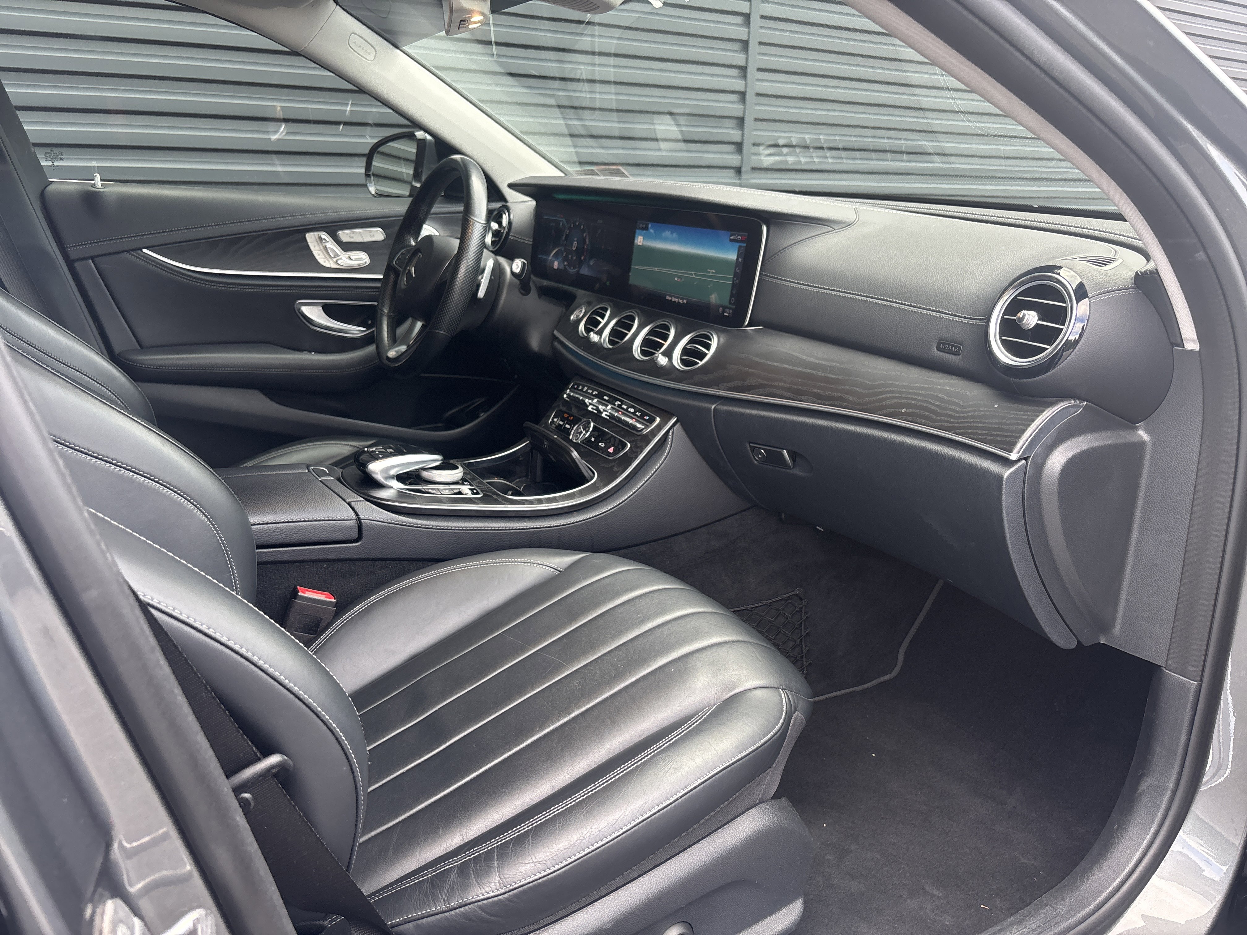 Used 2018 Mercedes-Benz E 400 4MATIC Wagon image 13