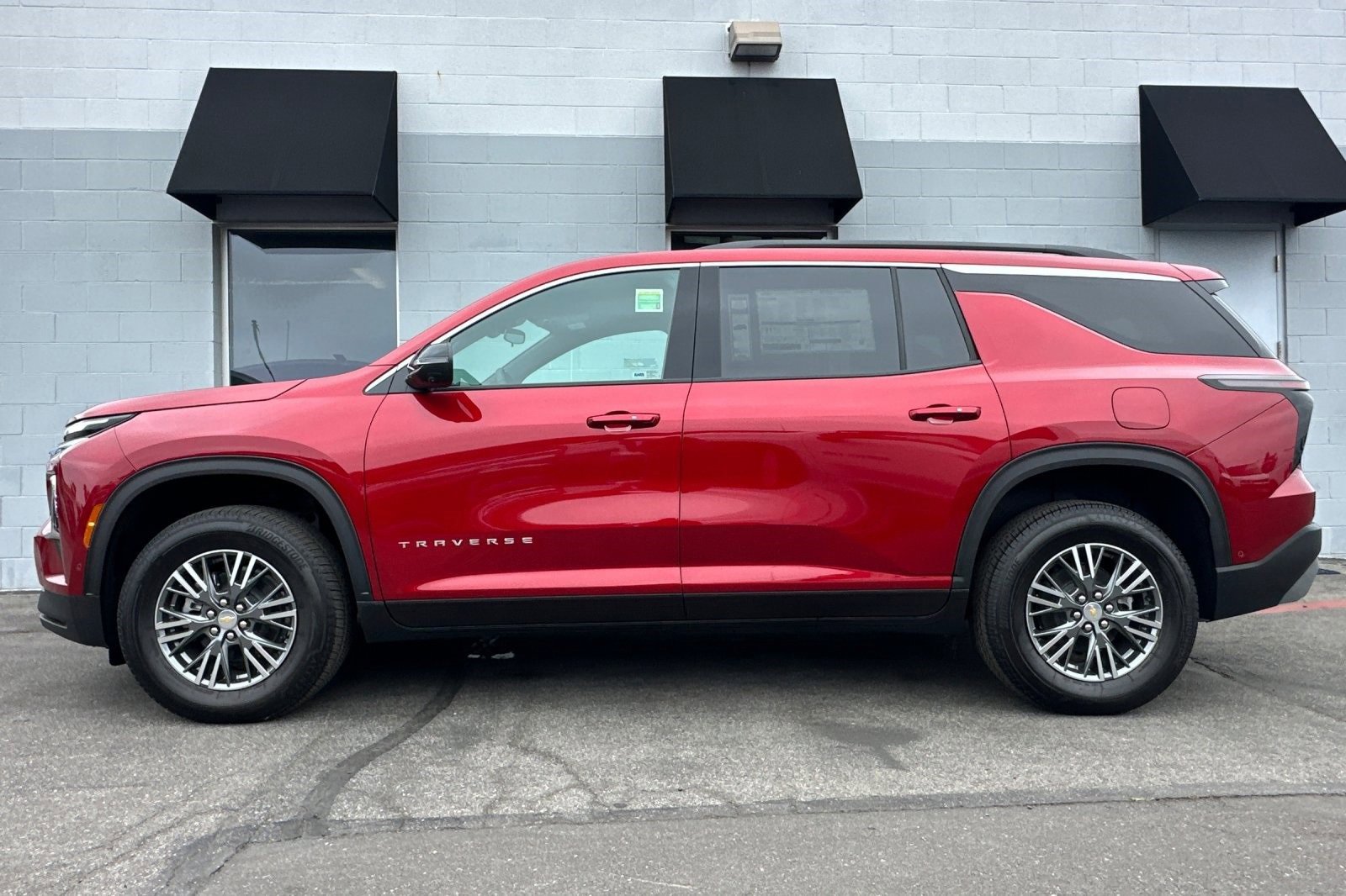 New 2025 Chevrolet Traverse LT w/ Enhanced Driving Package image 7