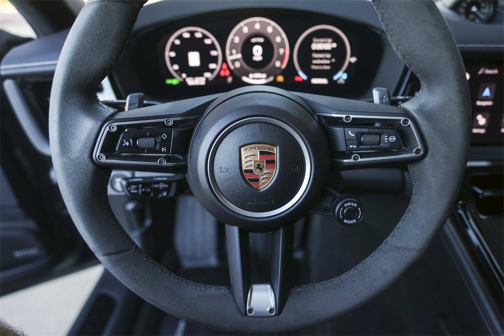 Certified 2025 Porsche Panamera GTS image 19