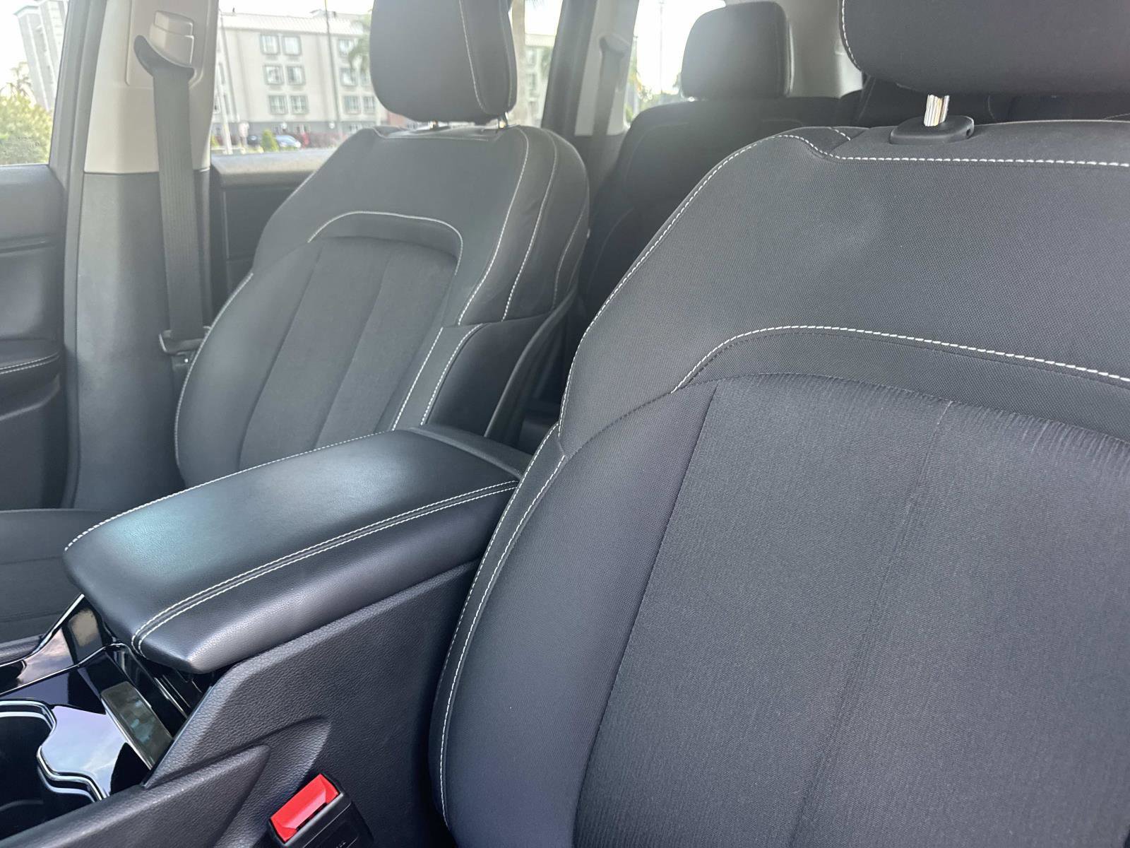 Used 2023 Jeep Grand Cherokee Laredo image 18