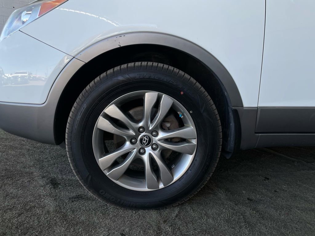 Used 2012 Hyundai Veracruz Limited w/ Entertainment Pkg image 11