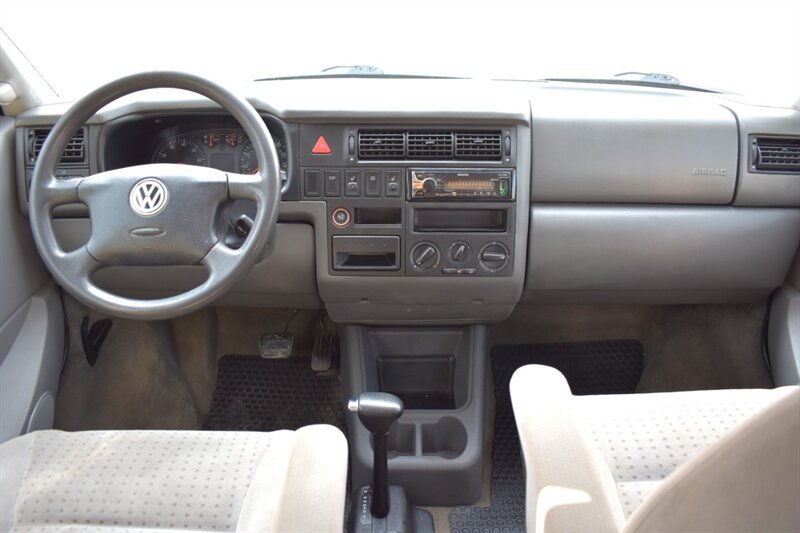 Used 2002 Volkswagen Eurovan MV FWD image 12