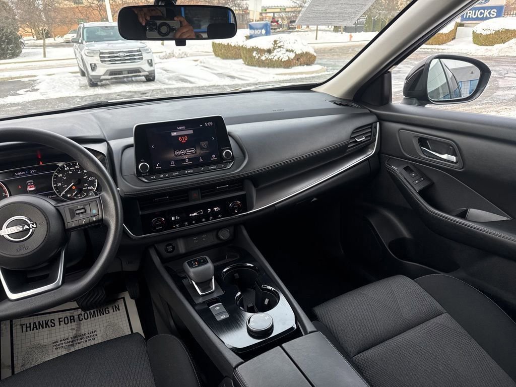 Used 2024 Nissan Rogue SV image 20