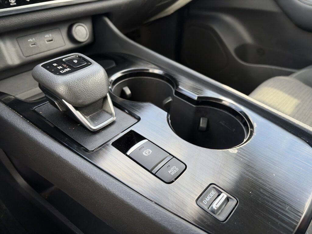 Certified 2023 Nissan Rogue SV image 17