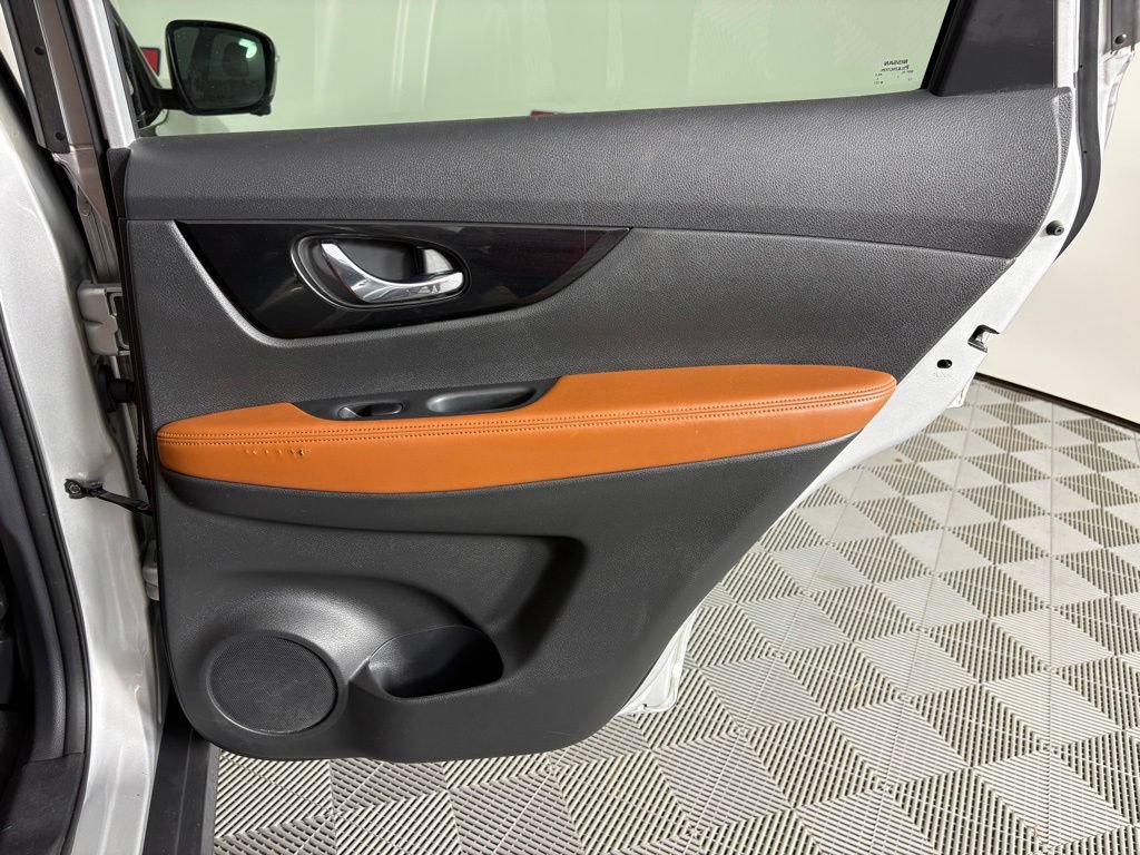 Used 2017 Nissan Rogue SL w/ SL Premium Package FWD image 49