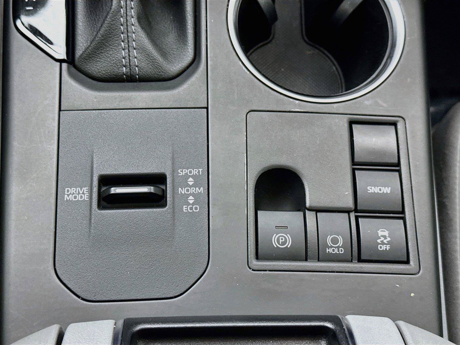 Used 2023 Toyota Highlander XLE FWD image 30