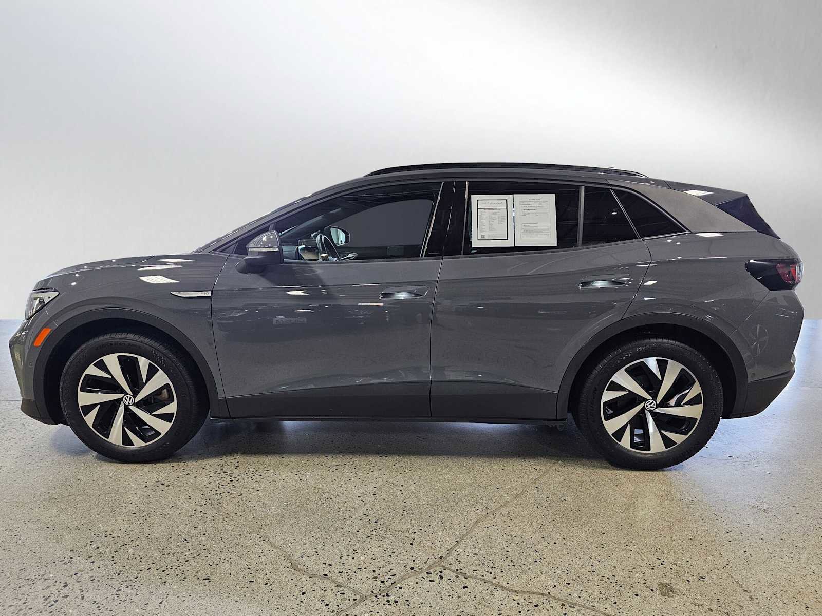 Used 2023 Volkswagen ID.4 Pro image 4