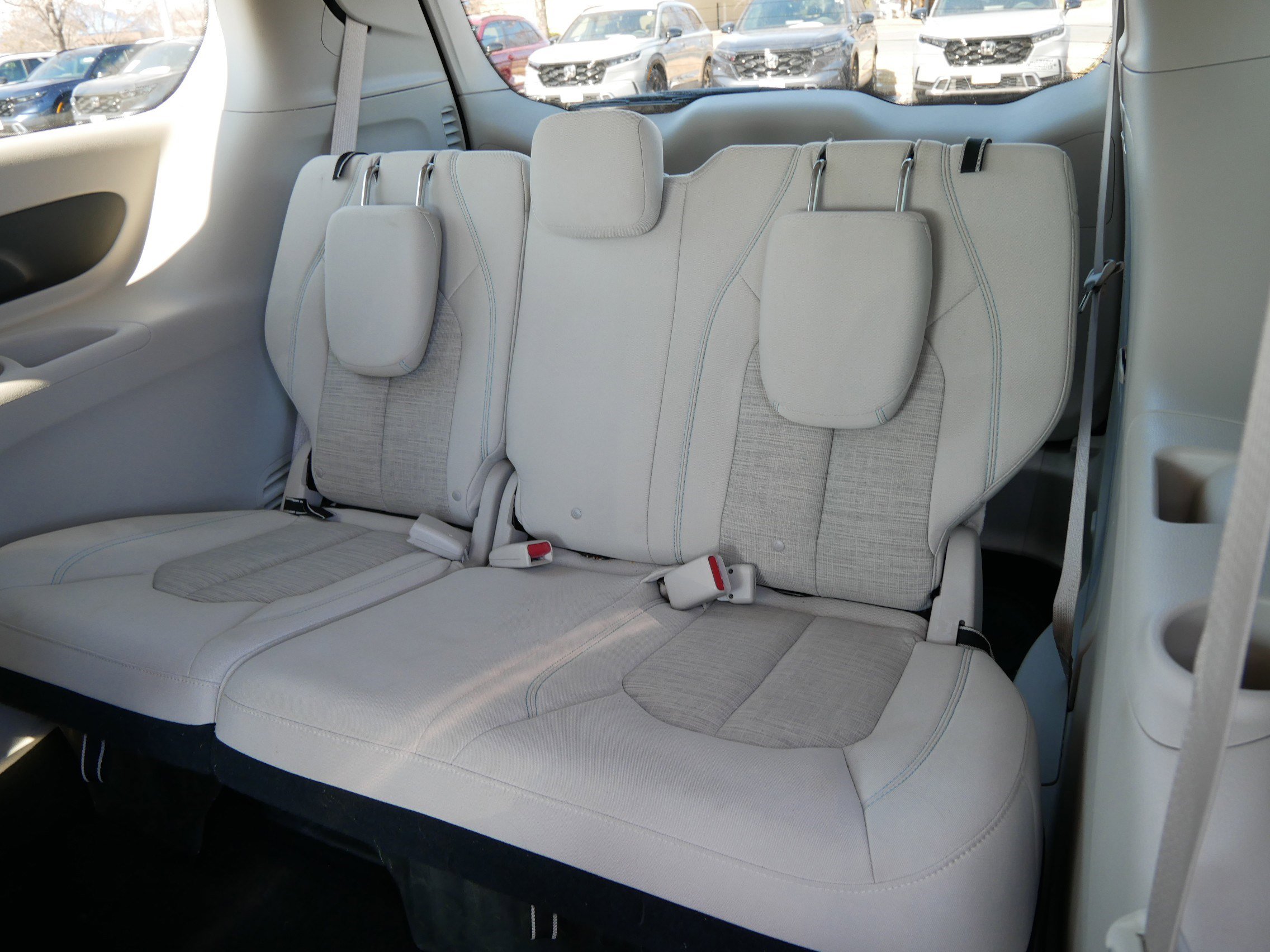 Used 2018 Chrysler Pacifica Touring Plus image 33