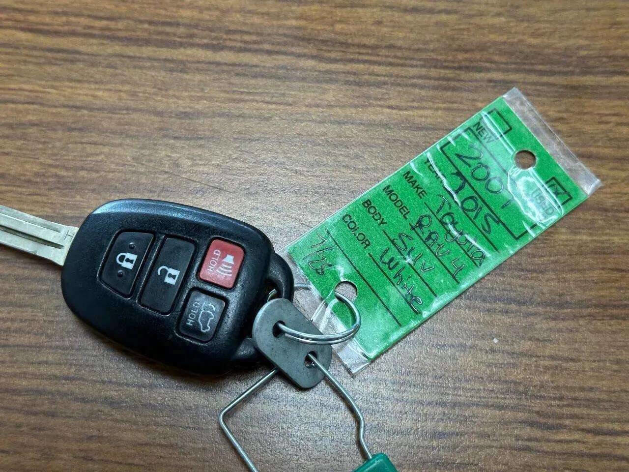 Used 2015 Toyota RAV4 XLE image 21