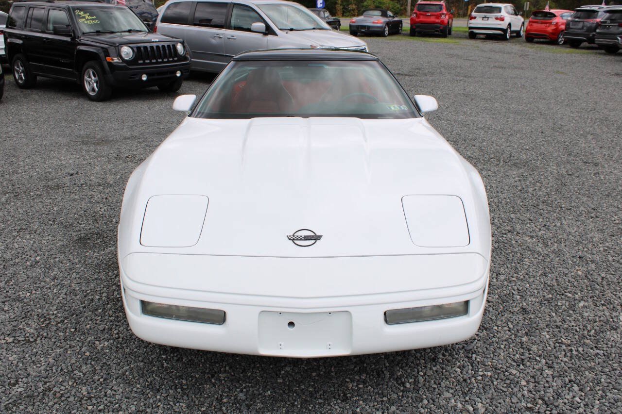 Used 1996 Chevrolet Corvette Coupe RWD image 3