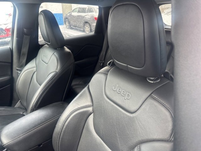 Used 2019 Jeep Cherokee Limited image 8