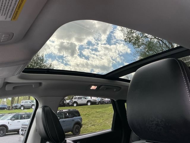 Used 2022 Ford Escape Titanium image 25