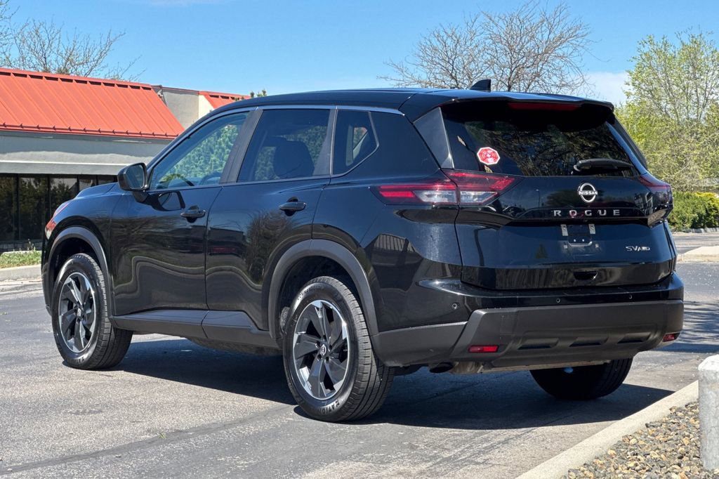 Used 2024 Nissan Rogue SV image 6