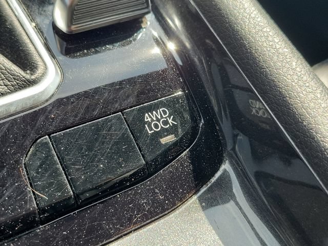 Used 2025 Jeep Compass Latitude AWD/4WD image 32