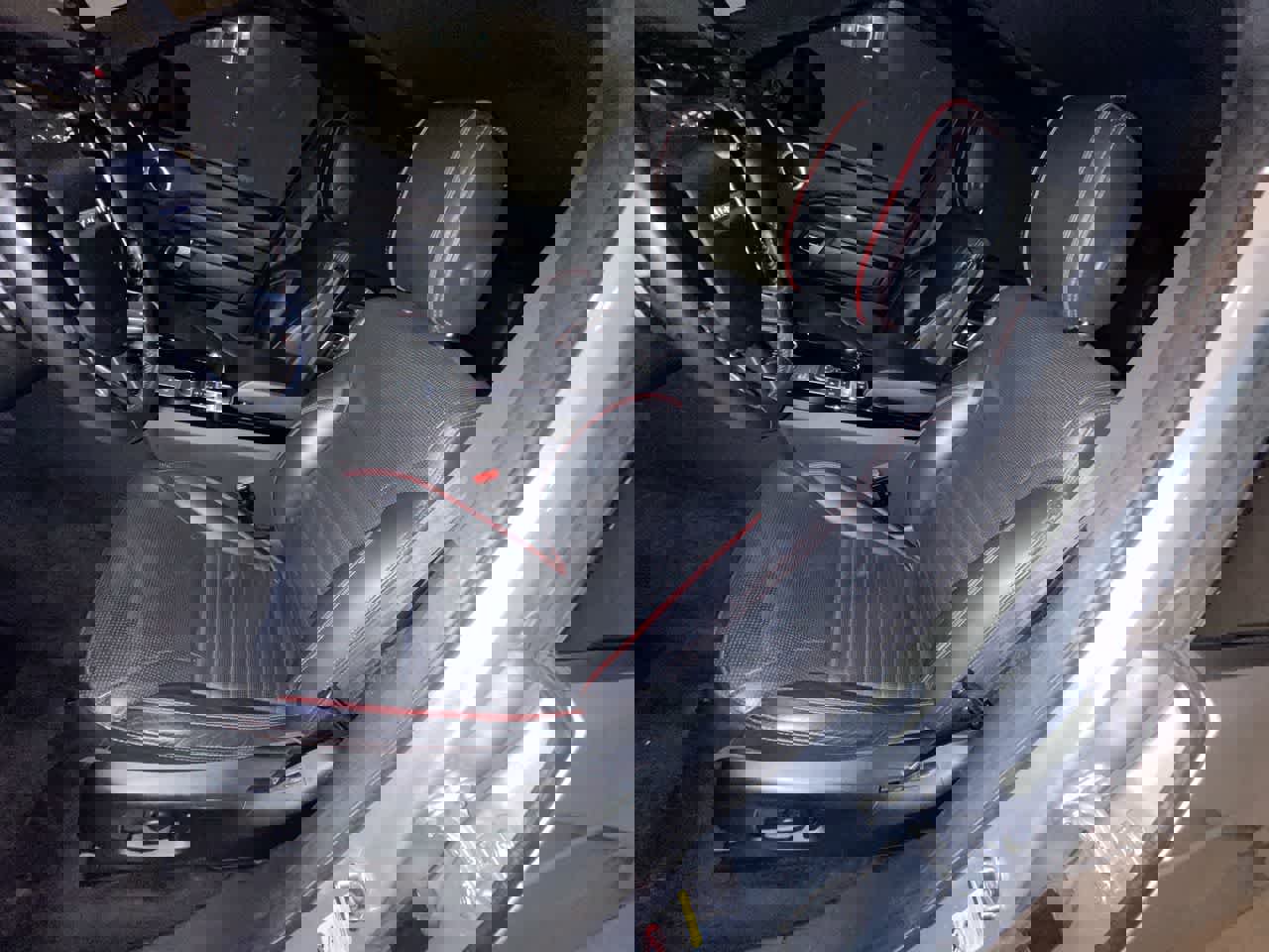 Used 2020 Land Rover Discovery HSE image 11