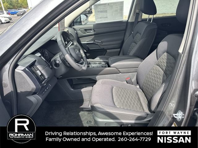 New 2025 Nissan Pathfinder SV image 10