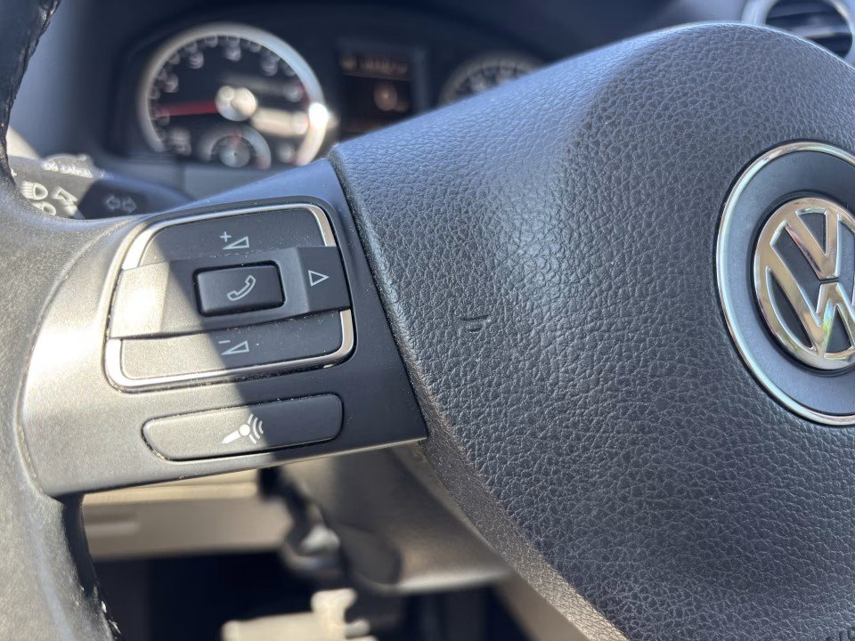 Used 2014 Volkswagen Tiguan SE FWD image 25