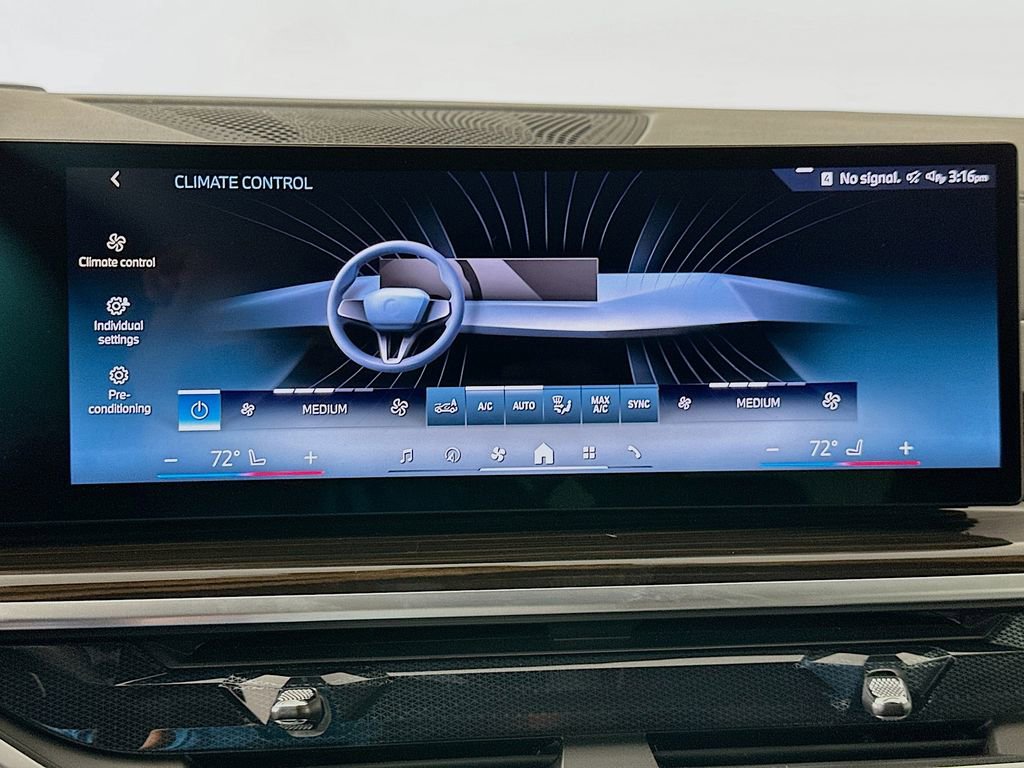 Used 2025 BMW X5 xDrive50e image 16