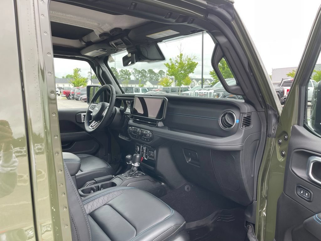 Used 2024 Jeep Wrangler High Altitude AWD/4WD image 37