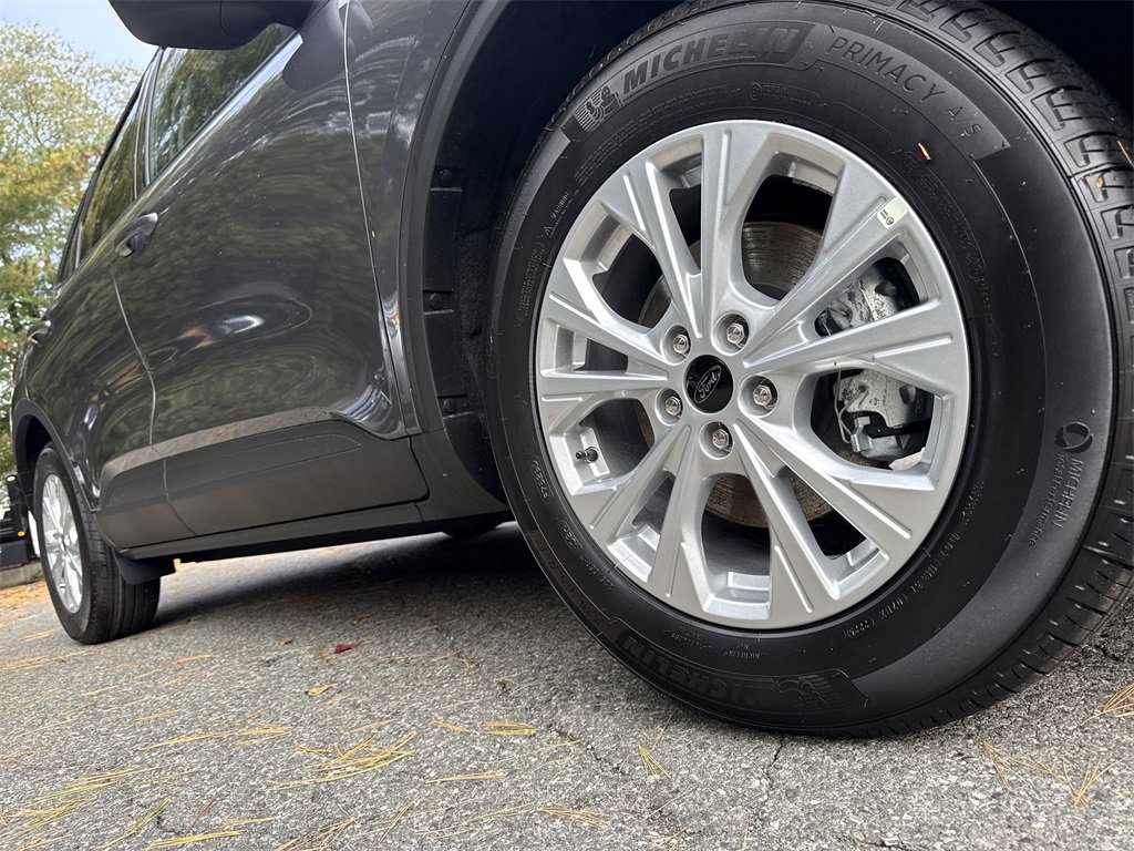 Used 2025 Ford Escape Active w/ Cold Weather Package image 9