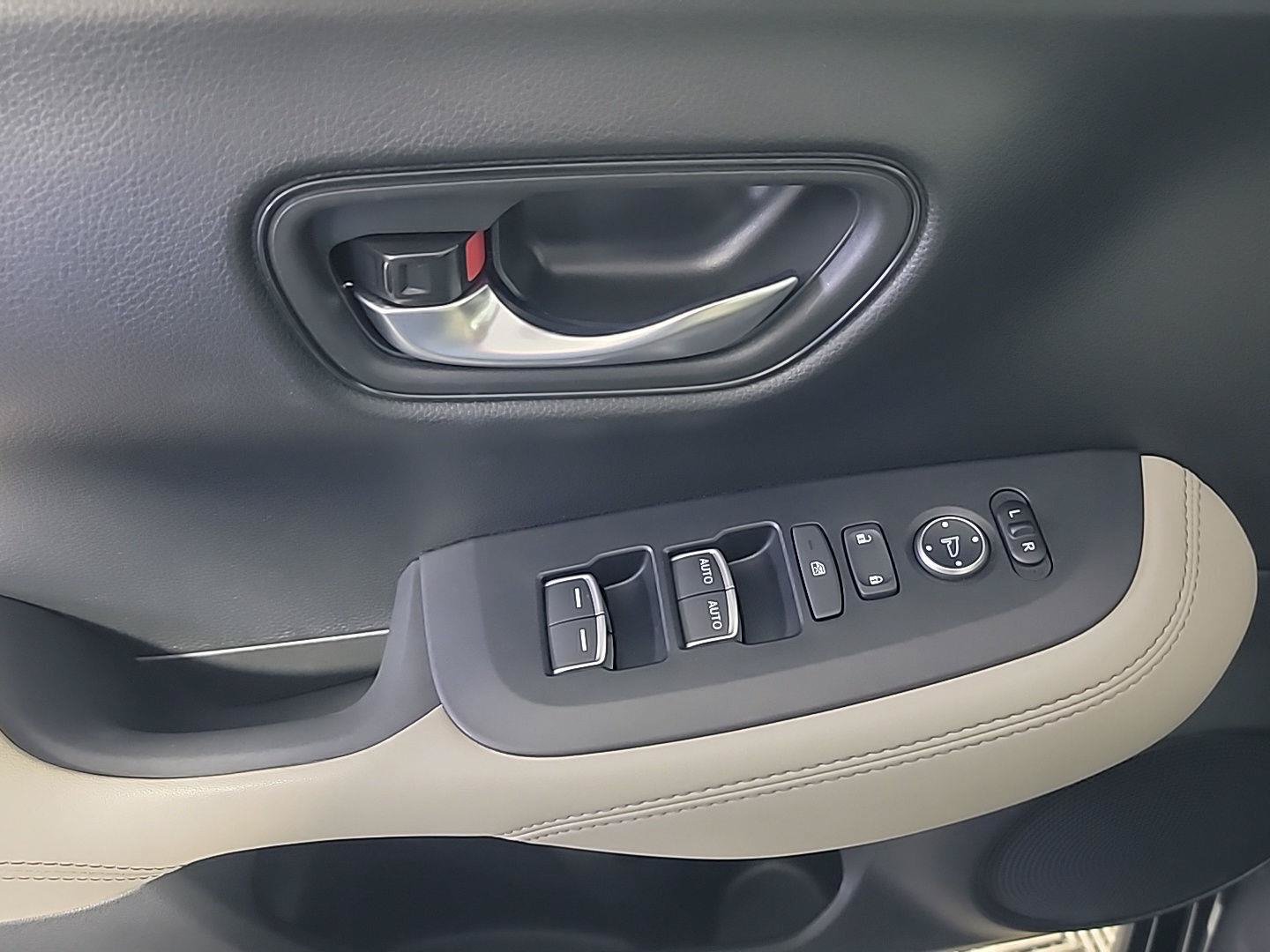 Certified 2026 Honda HR-V EX-L image 36