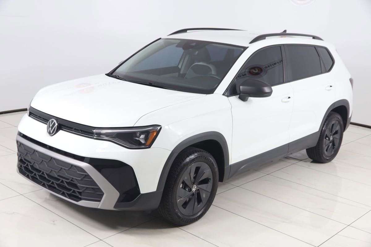 Used 2025 Volkswagen Taos S FWD image 19