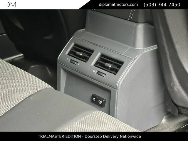 Used 2024 INEOS Grenadier Station Wagon AWD/4WD image 21