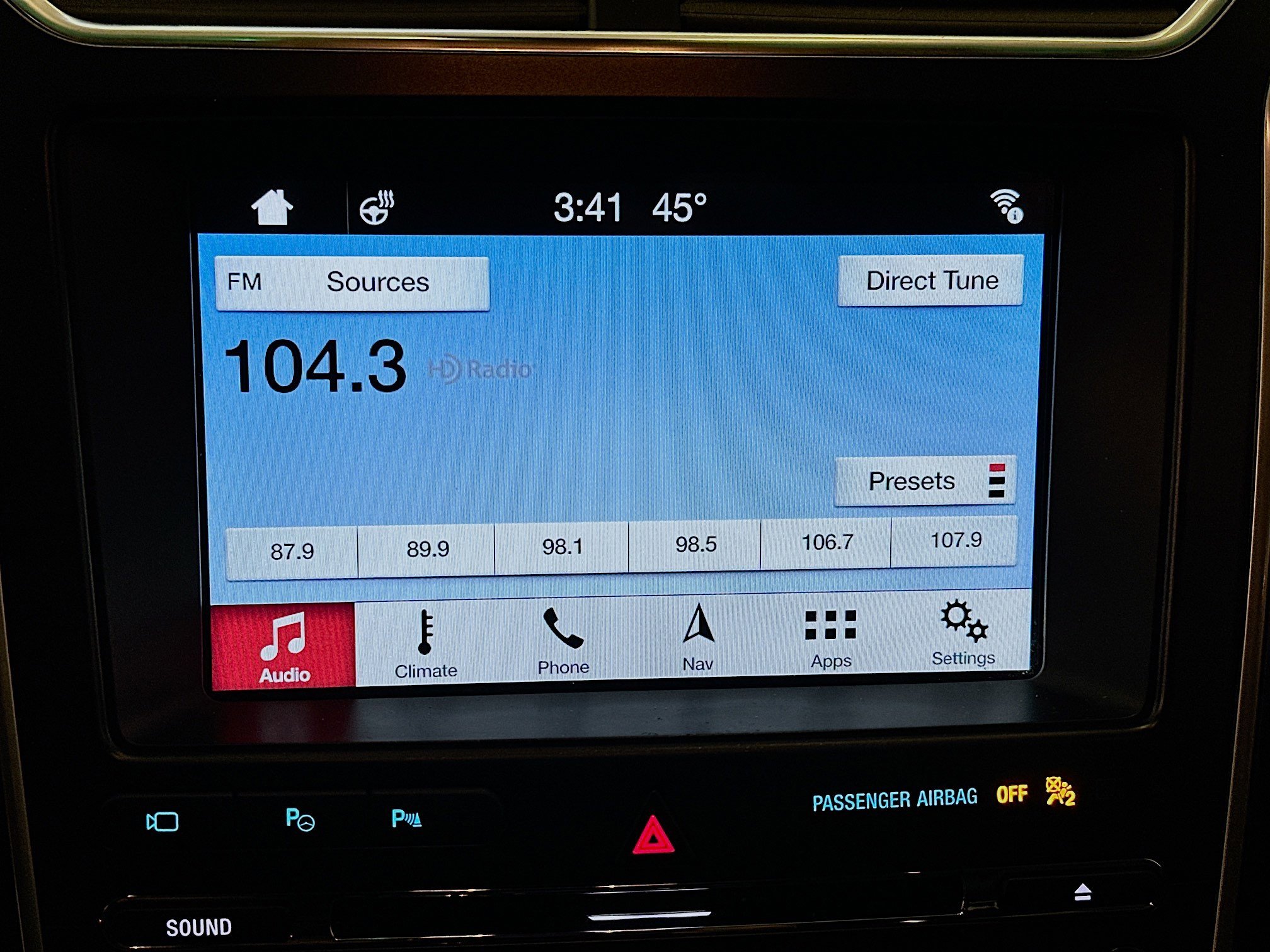 Used 2017 Ford Explorer Limited w/ Equipment Group 301A AWD/4WD image 21