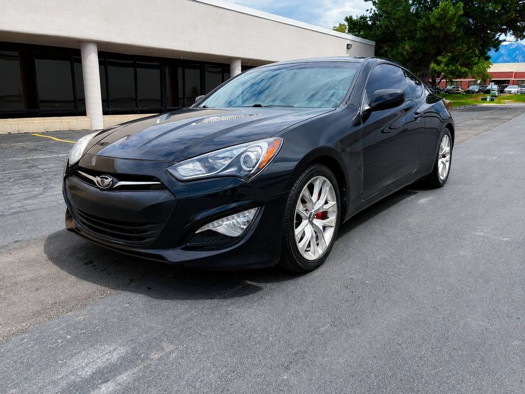 Used 2014 Hyundai Genesis 2.0T RWD image 1