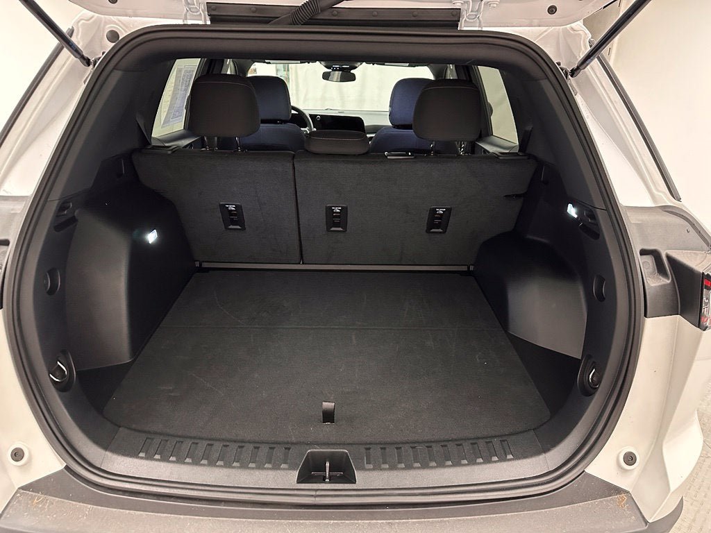 Used 2026 Chevrolet Equinox LT FWD image 19