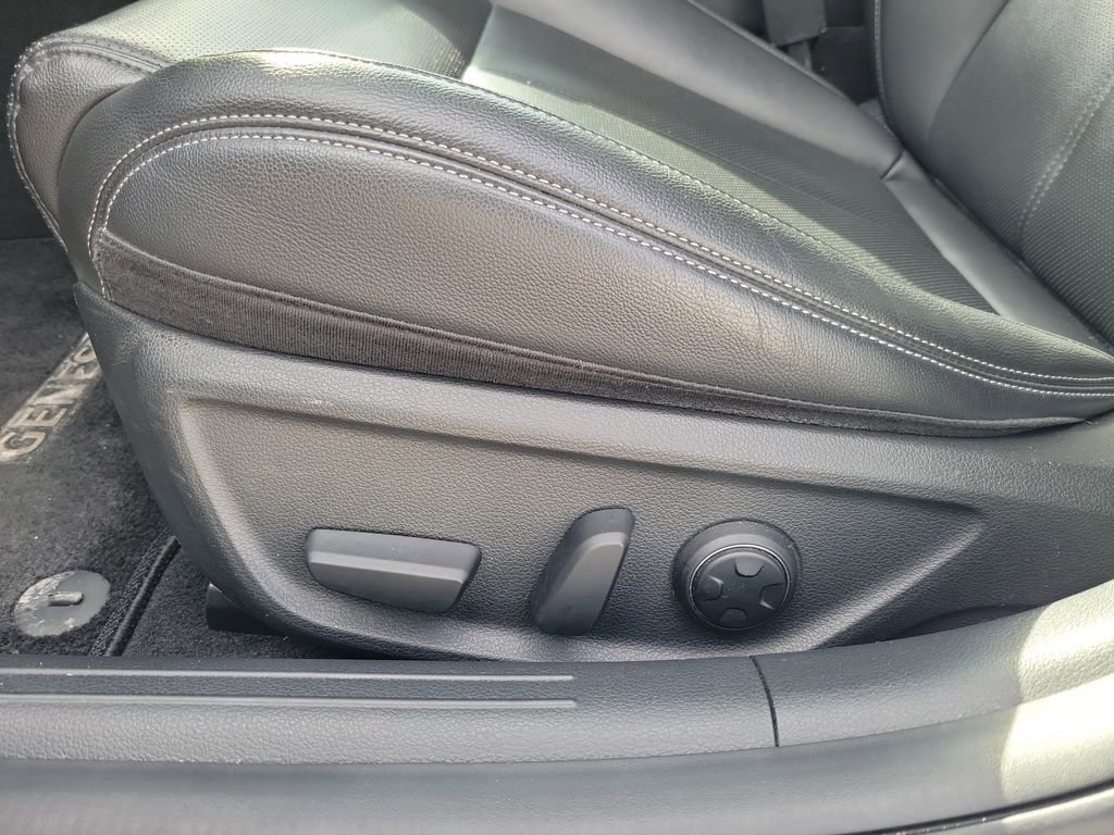 Used 2023 Genesis G70 2.0T image 20