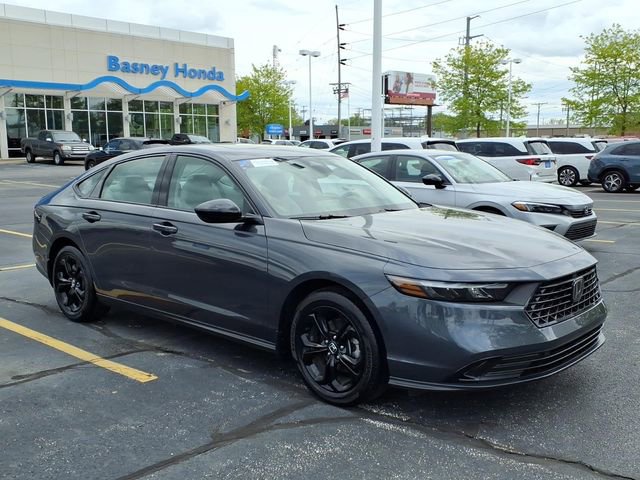 Certified 2025 Honda Accord SE image 3