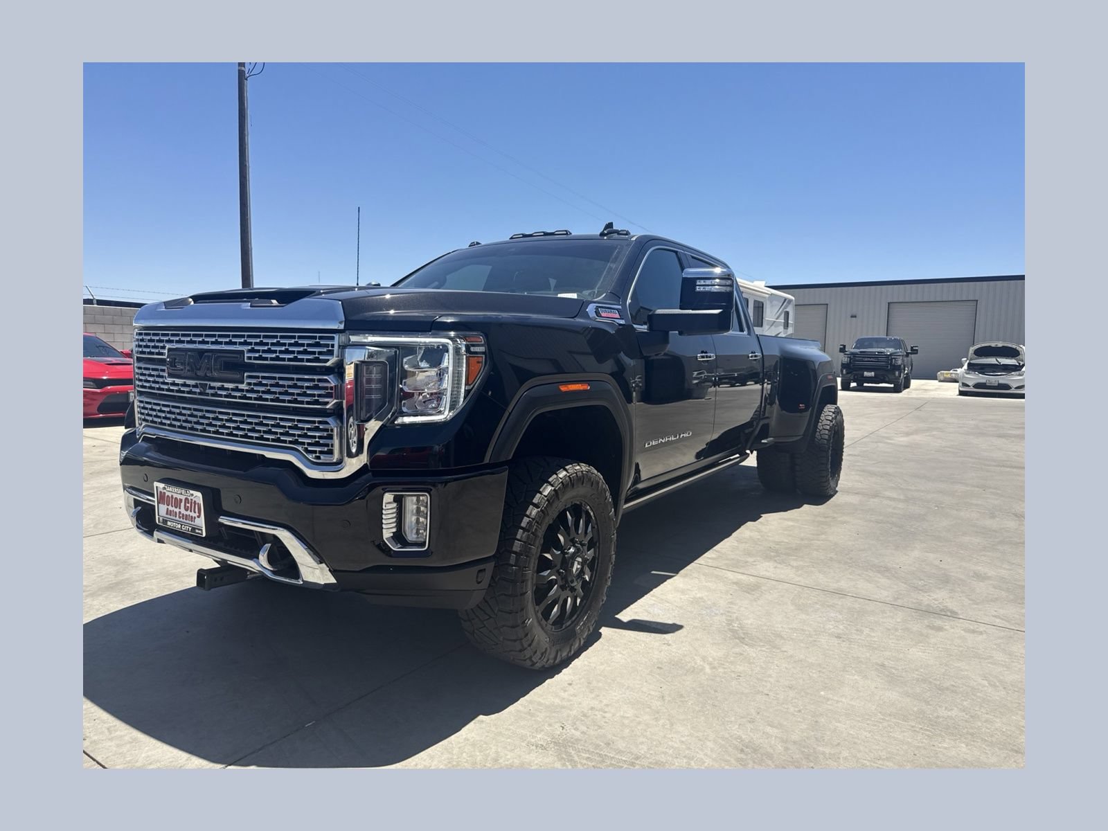 Used 2021 GMC Sierra 3500 Denali w/ Denali Ultimate Package AWD/4WD image 1