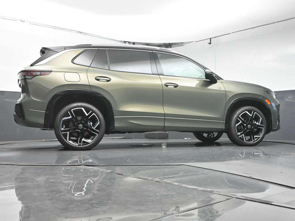 New 2026 Volkswagen Tiguan SEL R-Line AWD/4WD image 40