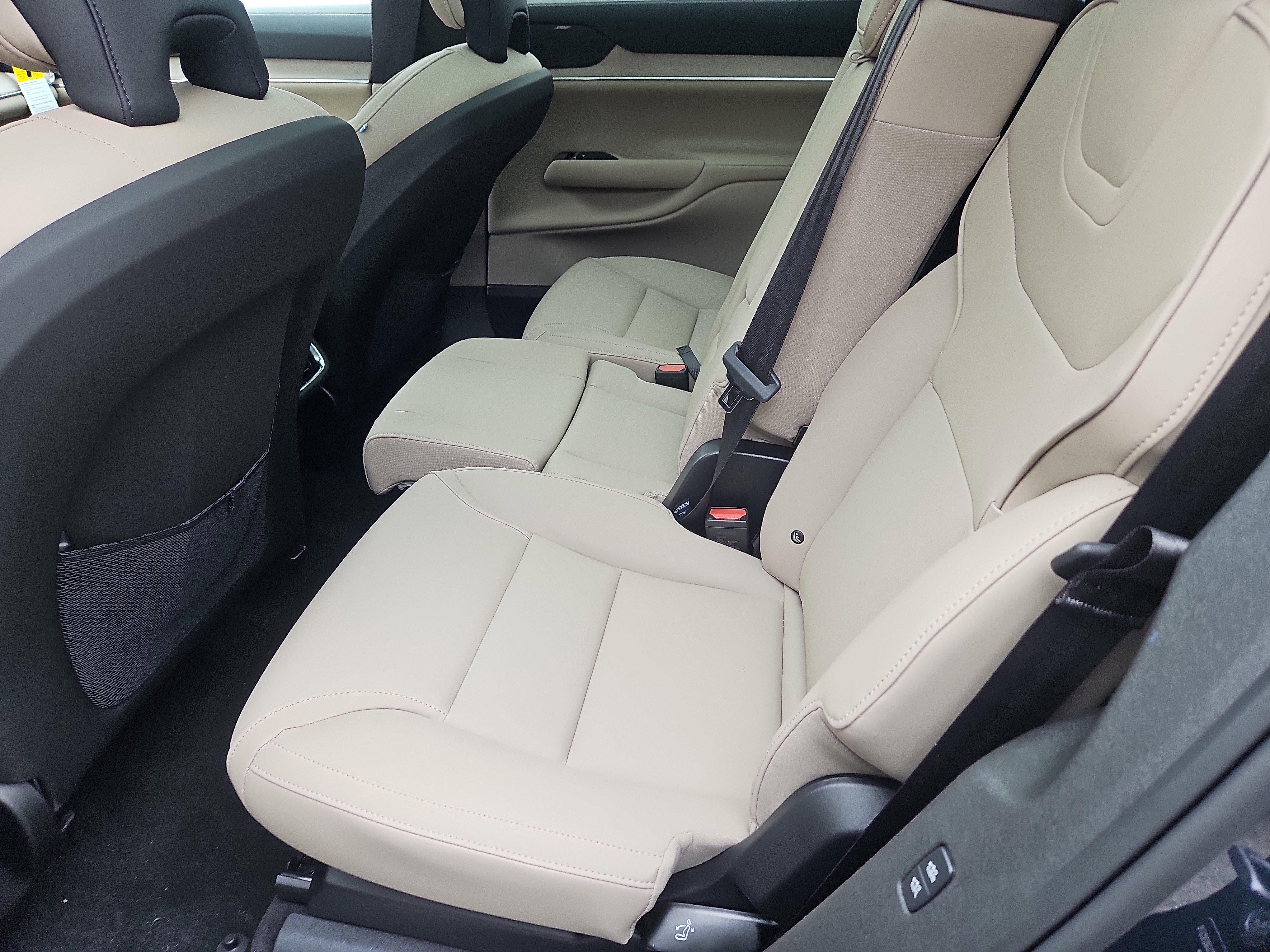 New 2025 Volvo EX90 Plus w/ Protection Package Premier image 21