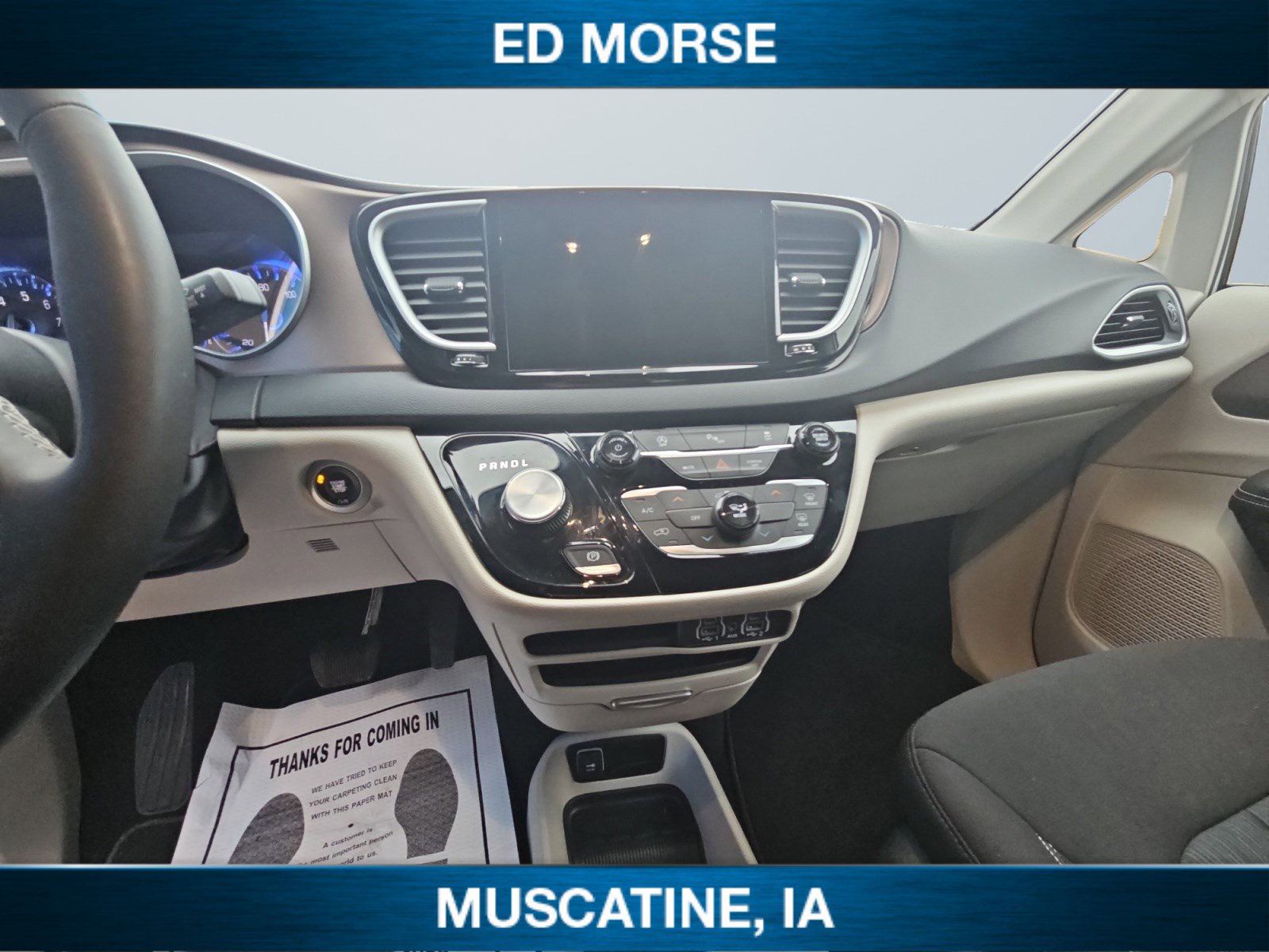 Used 2024 Chrysler Voyager LX image 15