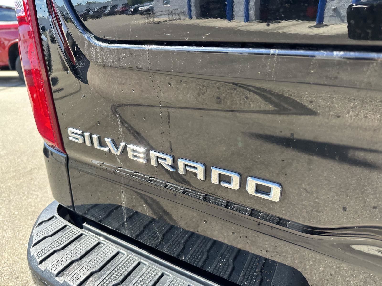 Used 2021 Chevrolet Silverado 1500 High Country w/ Technology Package AWD/4WD image 4